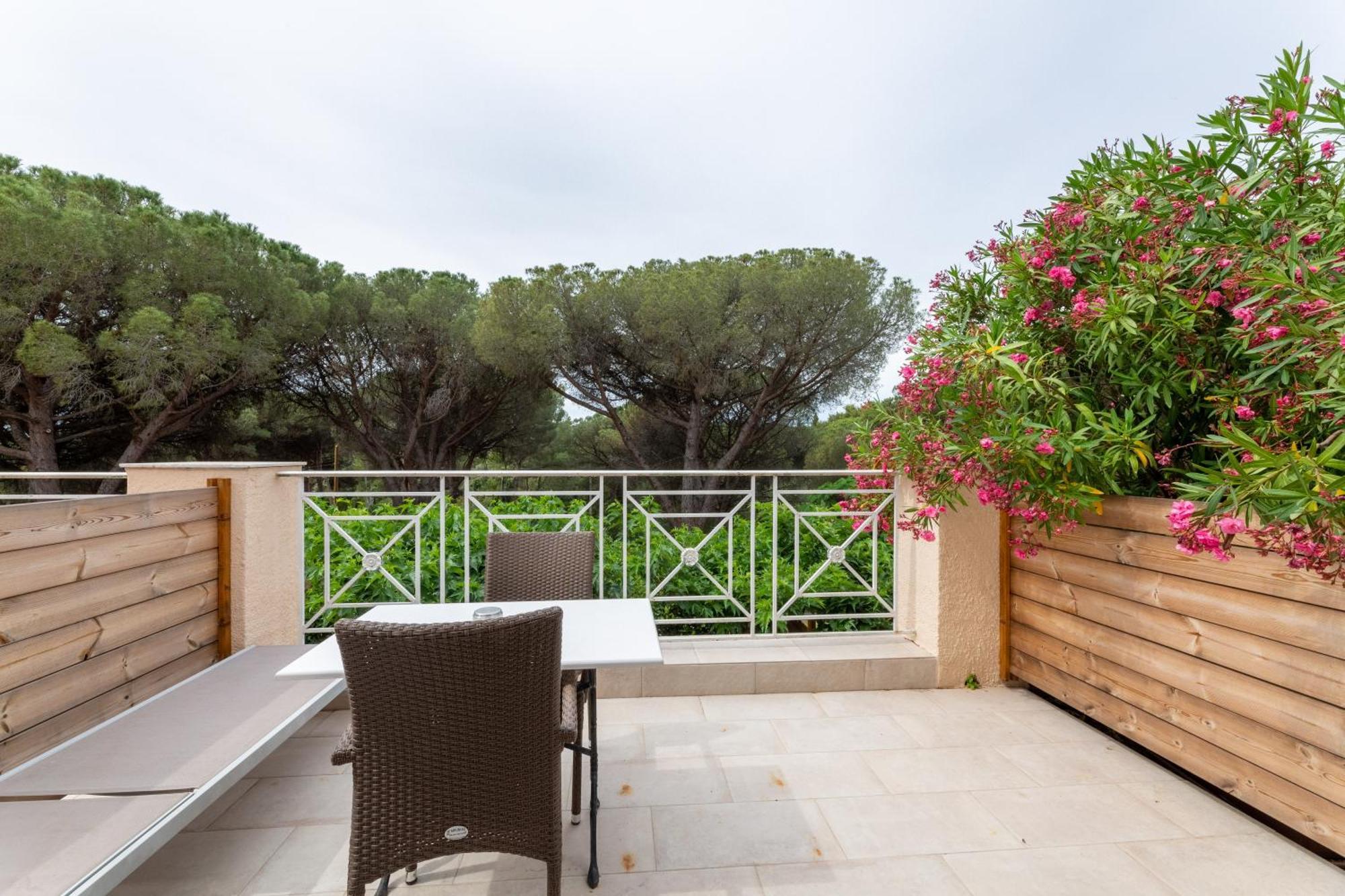 Chambres D'Hotes Les Amandiers Saint-Tropez Exterior photo