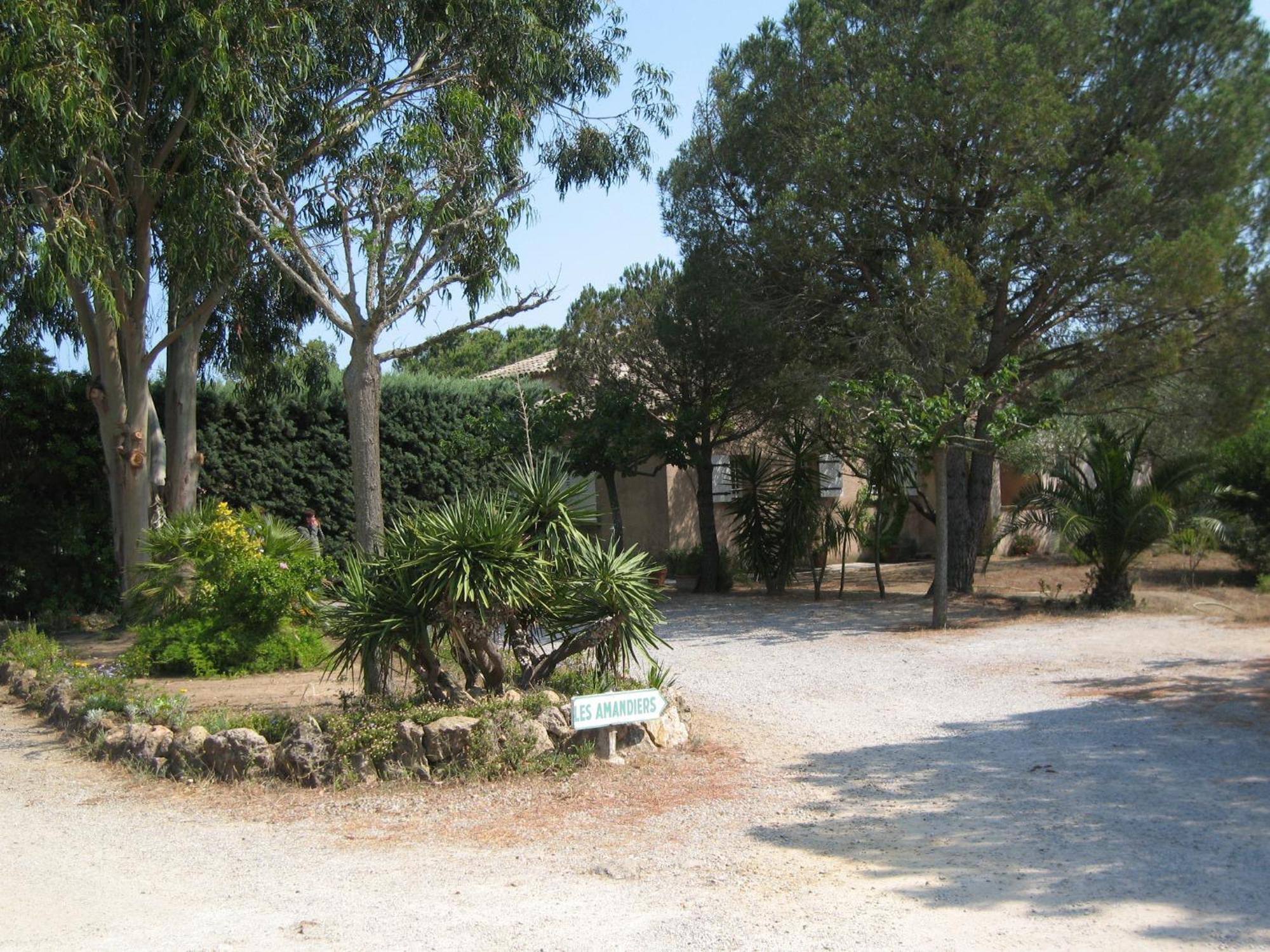 Chambres D'Hotes Les Amandiers Saint-Tropez Exterior photo